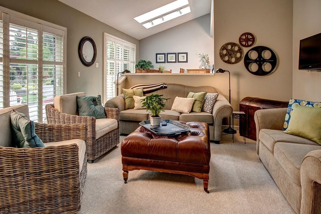 Contemporary Living Room with Carpet, Standard height, Casement, Skylight