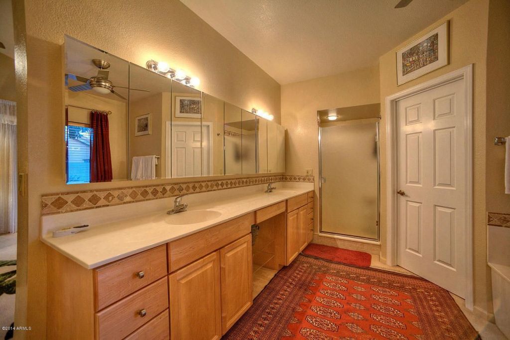 Traditional Master Bathroom with Home decorators hampton area rug, Paint