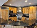 8210 Fielding Ln, Greendale, WI