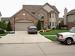 23822 Leighwood Dr, Woodhaven, MI