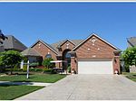 56487 Birkdale Dr, Macomb, MI