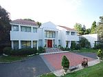 21 Elm Ct, Sands Point, NY