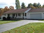 126 Laurelwood Ln, Shady Spring, WV