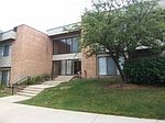 935 N Countryside Dr APT 102, Palatine, IL