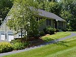 246 Kent Farm Rd, Hampstead, NH