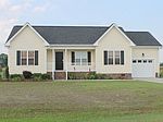 105 Labrador Ct, La Grange, NC