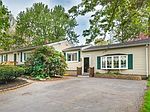 102 Low St, Newburyport, MA