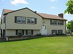 21 Raymond St, Dudley, MA