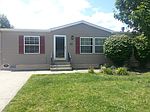 77 Caesars Cir, Amherst, OH