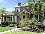 14 Mohawk Dr, Clarendon Hills, IL