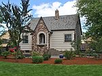 1217 NW Scenic Dr, Albany, OR