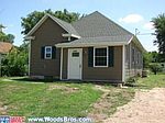 1016 E St, Aurora, NE