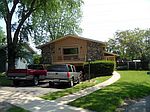 65 Sunset Dr, Cary, IL