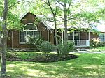 16 Woodview Way, Hampton Bays, NY