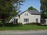 853 4th St, Charlevoix, MI