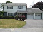 35 Sullivan Ave, Somerset, MA