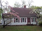 104 Leftwich St, Gretna, VA