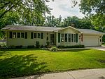 2520 Arrowhead Rd S, Fargo, ND