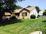 2201 Honeysuckle Ct, Virginia Beach, VA
