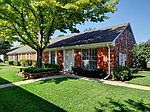 1009 Roaring Springs Rd, Fort Worth, TX