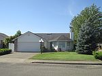 1324 Meadow Dr, Molalla, OR