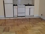 E 206th St, New York, NY