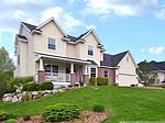 664 Leonard Ln, Eagan, MN