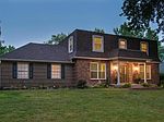 10515 Manor Rd, Leawood, KS
