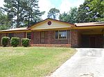 918 Carnegie Dr, Fayetteville, NC