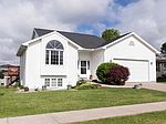 3412 King Dr SW, Cedar Rapids, IA