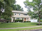318 Willow Way, Clark, NJ