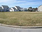 27 Desales Cir, Lockport, NY