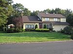 49 Fleetwood Rd, Commack, NY