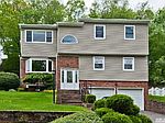 12 Underhill Rd, Glen Head, NY