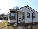 417 3rd St NE, Watford City, ND