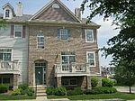 Goldenhill St, Carol Stream, IL