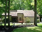 8809 Camelot Dr, Chesterland, OH